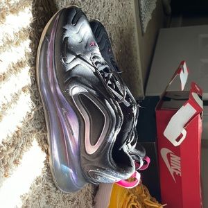 Air Max 720 Women's 6